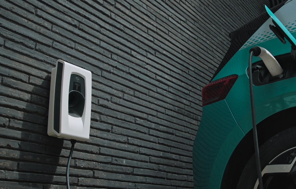 Indra charge point connected to ev
